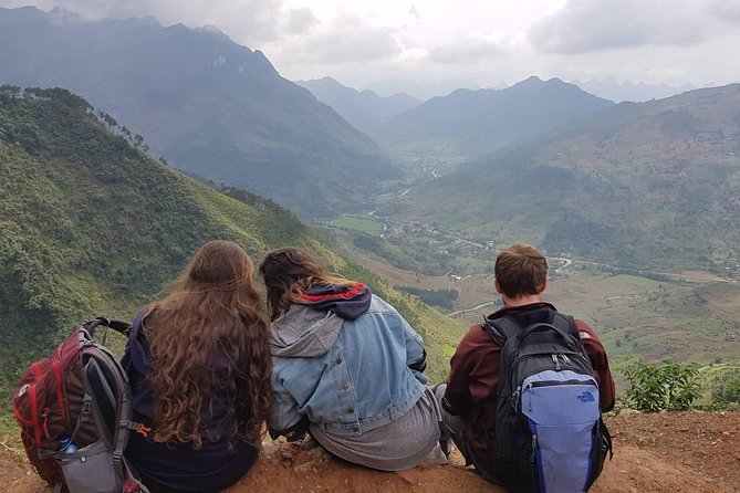 Motorbike 4 Days Ha Giang Loop Tours - Day one: Thon Tha Village and four hours on foot