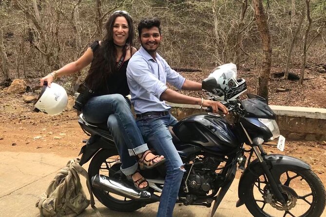 Mumbai Sightseeing By Motorbike - Malabar Hill combines two parks with a sea view