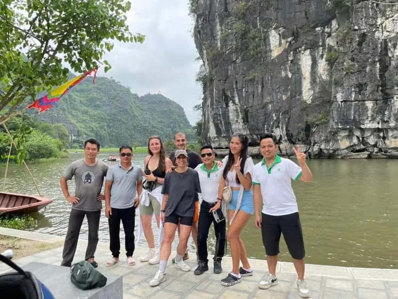 Ninh Binh Sunset Motorbike: Mua Cave, Coi Khe & Hoa Lu Town - Hoa Lu Ancient Town after dark