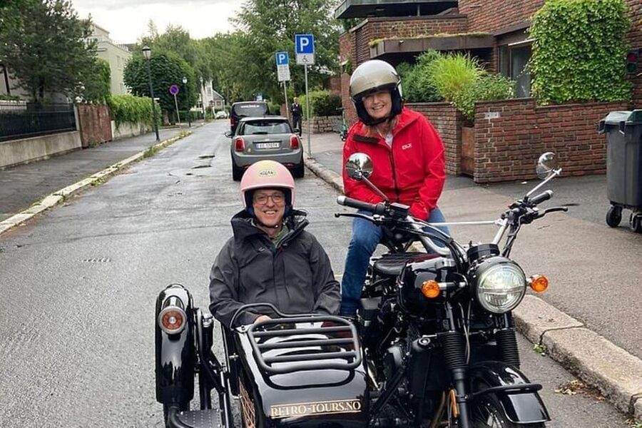 Oslo: 2-Hour Retro Motorcycle Sidecar City Tour - Meeting Vigeland’s sculptures in Frogner Park