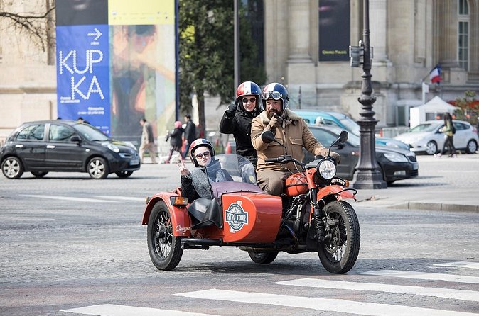 Paris Vintage Private & Bespoke Tour on a Sidecar Motorcycle - Montmartre and the Sacré-Coeur viewpoint