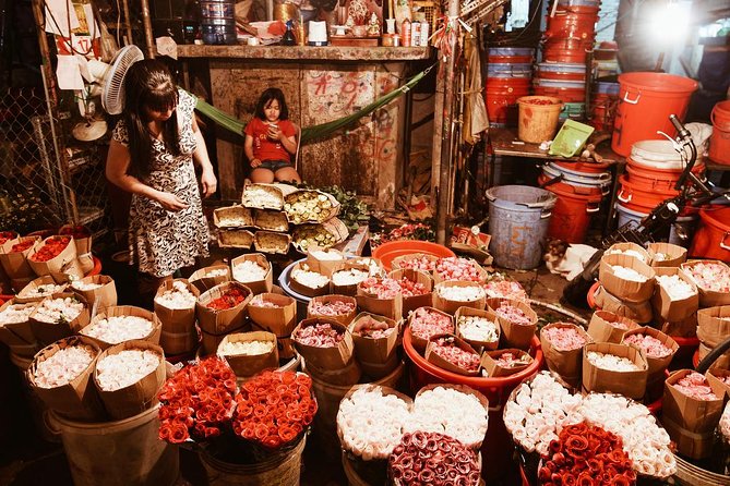 Private Hidden-Gem Sightseeing Motorbike Tour with Local Students - Ho Thi Ky Flower Market after dark? Not necessarily