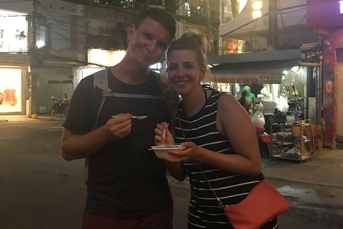 Private sight-seeing motorbike tour with local expert/student in HCMC - Ho Thi Ky Flower Market
