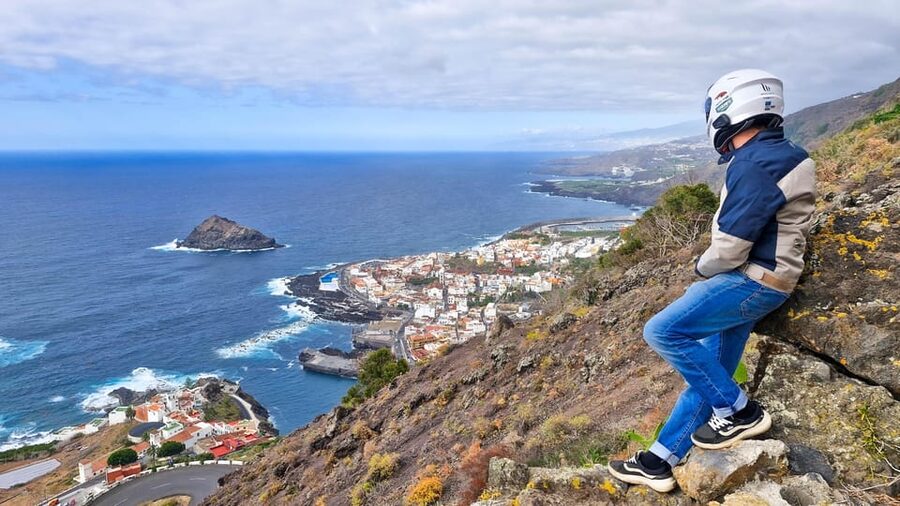 Puerto de la Cruz Motorbike tour through Teide National Park - The motorcycles and riding equipment