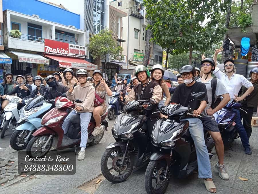 Saigon: Half-Day City Tour by Motorcycle - District 3 and the Thich Quang Duc Memorial