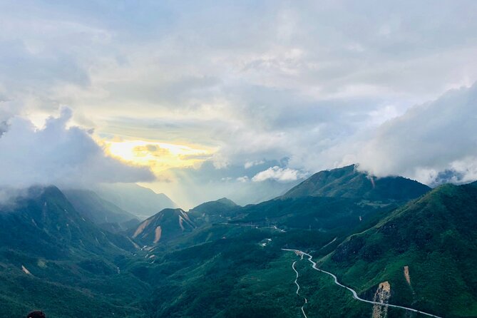 SaPa Motorbike Tour - Half day - Visit Waterfall - The Lonely Tree on O Quy Ho Pass