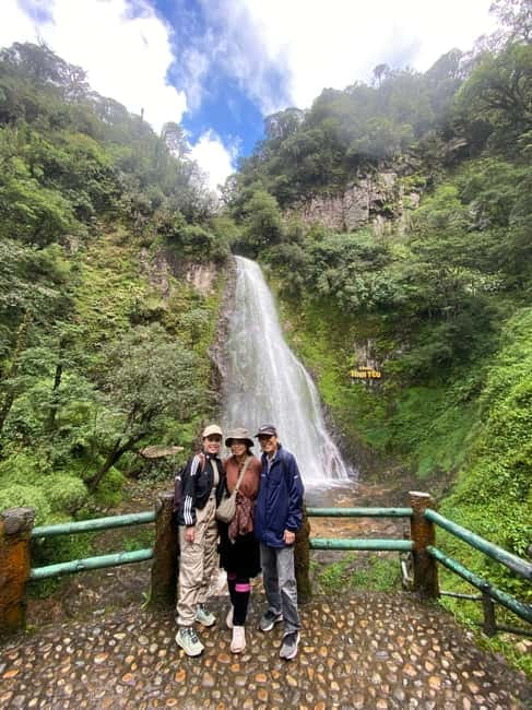 Sapa to Waterfall, Green Tea Farm with motorbike driver - The Lonely Tree of O Quy Ho