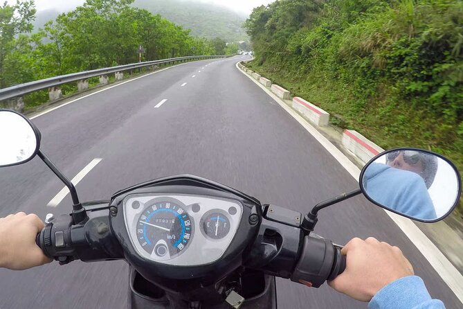 Self-Guided Motorbike Tour in Mui Ne - Bai Da Ong Dịa and the coastal road toward Phan Thiet