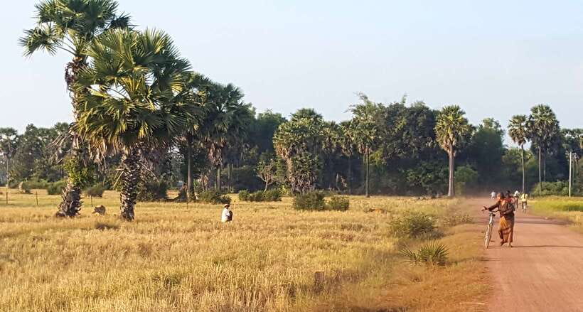Siem Reap: 3-Hour Ancient Trails Motorbike Tour - Leaving Siem Reap for the countryside
