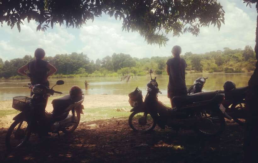 Siem Reap: 6-Hour Easy Rider Motorbike Tour - Hotel pickup and the first 25 minutes