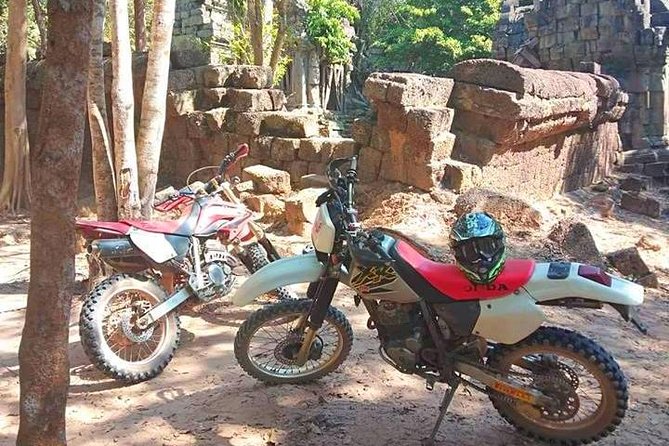 Siem Reap One Day Dirt Bike MotorbikeTour - Banteay Samre, a quieter temple stop