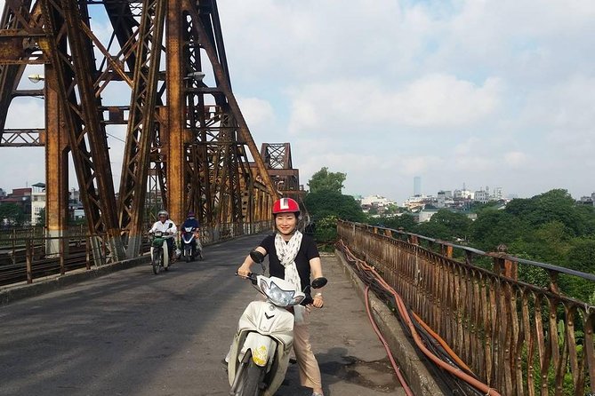 Small-group motorbike sightseeing and food tour in Hanoi - Street food in the Old Quarter