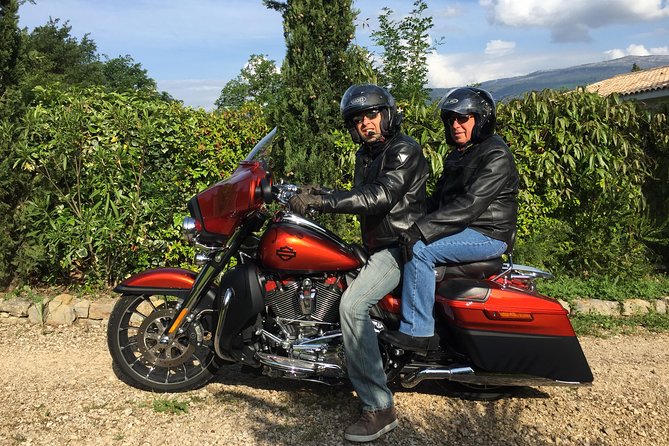 Stroll on a Harley Davidson, Full day passenger duet with your guide - Castellane marks the turn toward the Verdon