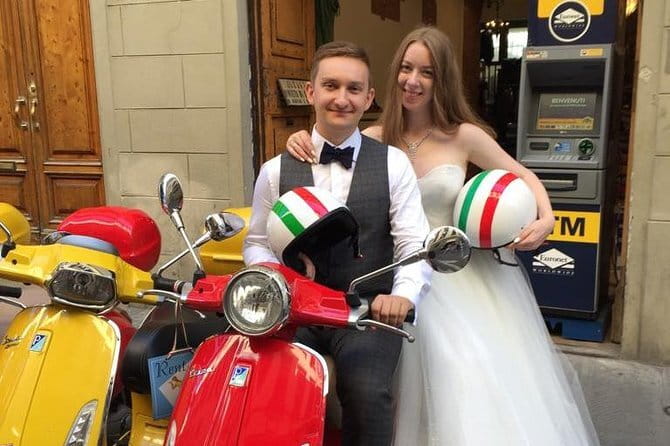 Vespa Motorcycle rental in Florence - Picking up the Vespa near Florence Station