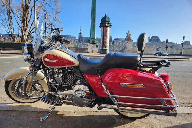 Vintage Motorcycle Rental in Paris - The appeal of a vintage motorcycle in Paris