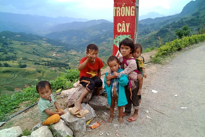 Wings Ha Giang Loop 3 days 2 nights with easy rider - Đồng Văn town and the road to Mã Pí Lèng Pass